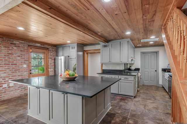 4636 River Rd, Clinton, LA 70722