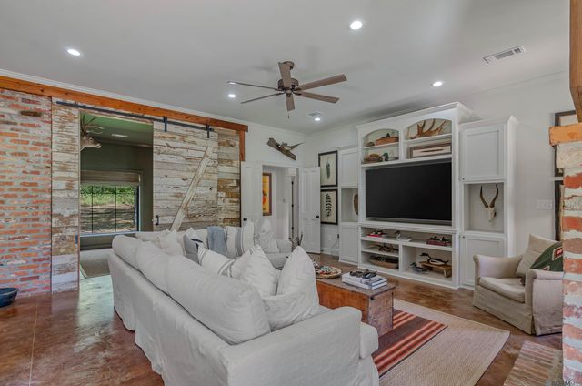 4636 River Rd, Clinton, LA 70722