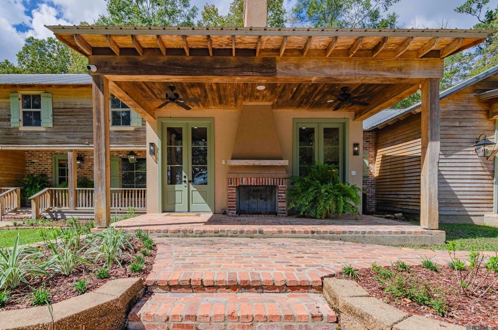 4636 River Rd, Clinton, LA 70722