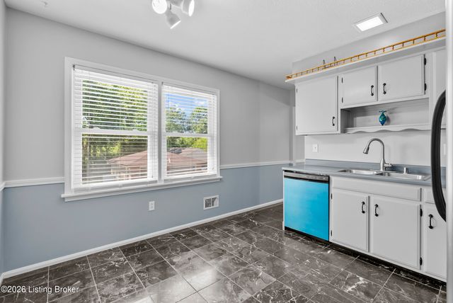 4802 Famous Way, Louisville, KY 40219
