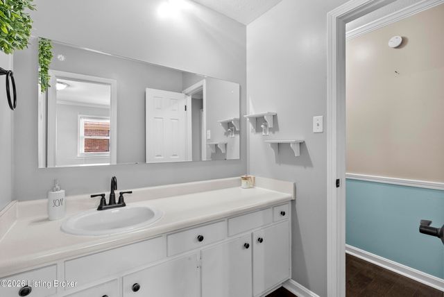 4802 Famous Way, Louisville, KY 40219