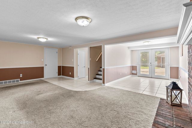 4802 Famous Way, Louisville, KY 40219