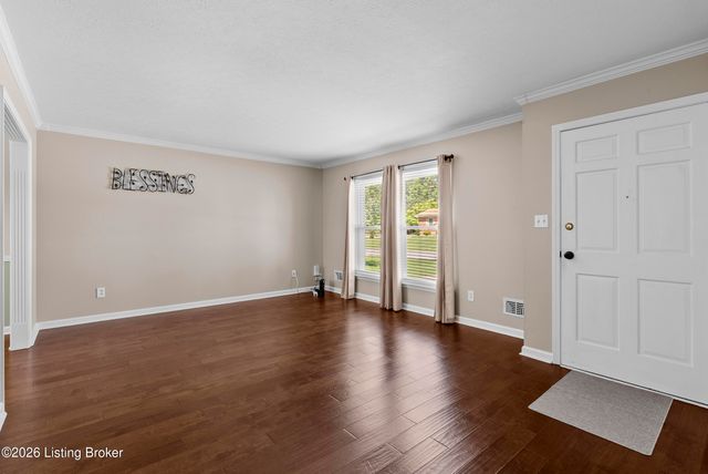 4802 Famous Way, Louisville, KY 40219