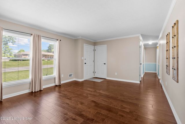 4802 Famous Way, Louisville, KY 40219
