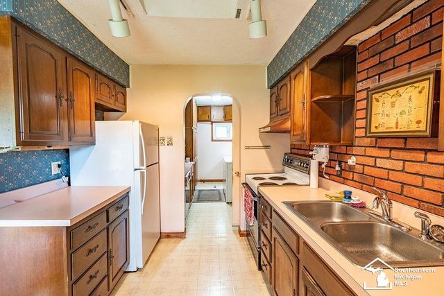 3563 1st Street, La Salle, MI 48145