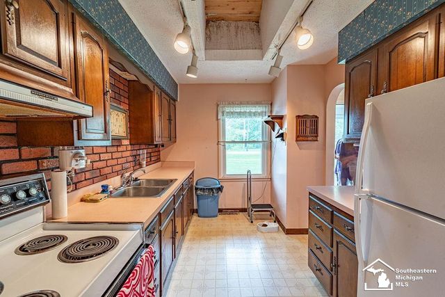 3563 1st Street, La Salle, MI 48145