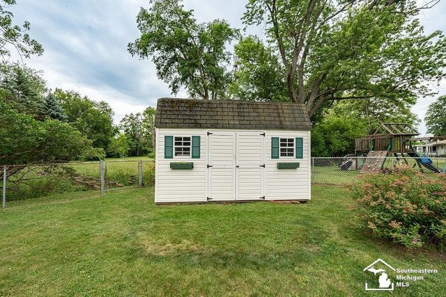 3563 1st Street, La Salle, MI 48145