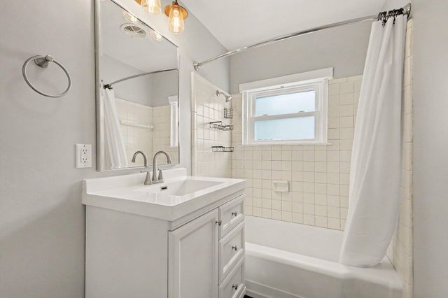 2617 Clyde Park Avenue SW, Wyoming, MI 49509