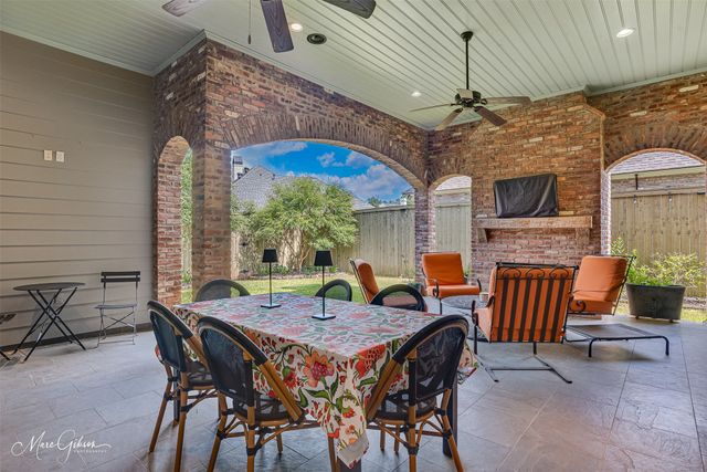 211 Hollybrook Drive, Shreveport, LA 71106