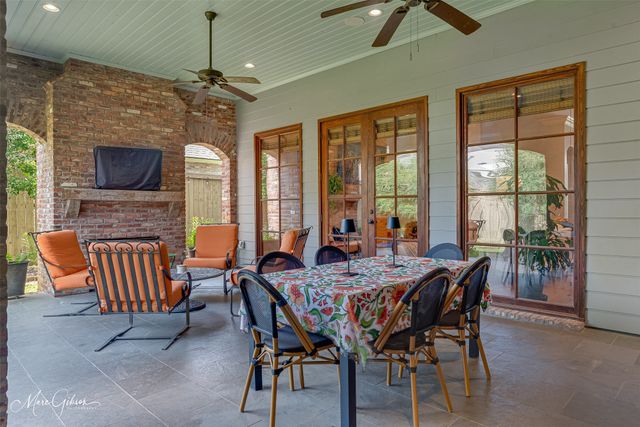 211 Hollybrook Drive, Shreveport, LA 71106