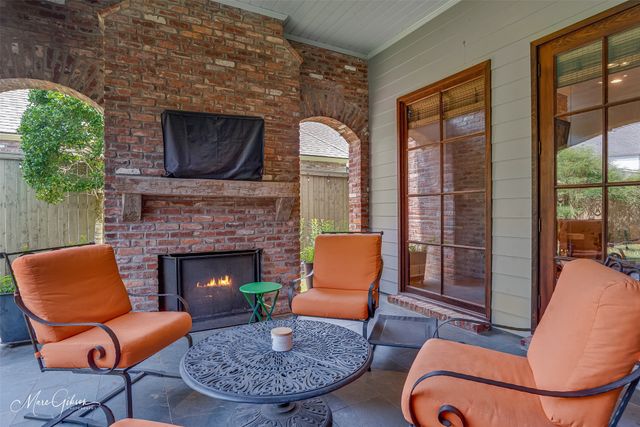 211 Hollybrook Drive, Shreveport, LA 71106