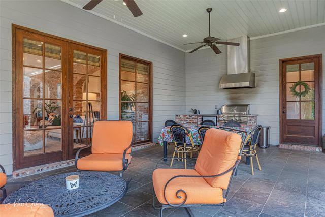 211 Hollybrook Drive, Shreveport, LA 71106