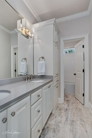 211 Hollybrook Drive, Shreveport, LA 71106