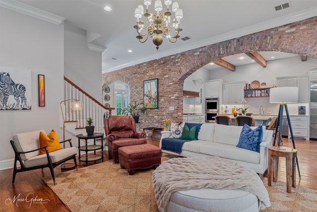 211 Hollybrook Drive, Shreveport, LA 71106
