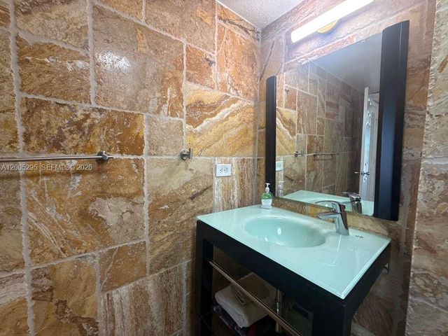 1500 Bay Rd 116S, Miami Beach, FL 33139