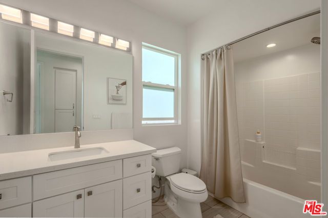 16855 Balboa Lane, Van Nuys (los Angeles), CA 91406