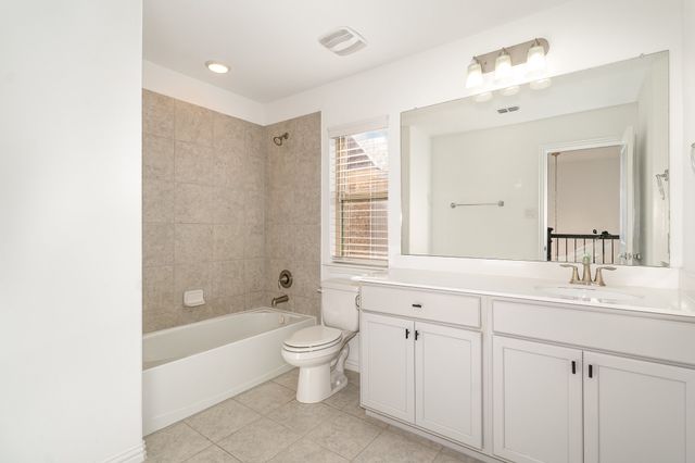 428 Halwin Drive, Fort Worth, TX 76131