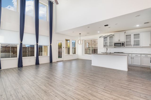 428 Halwin Drive, Fort Worth, TX 76131