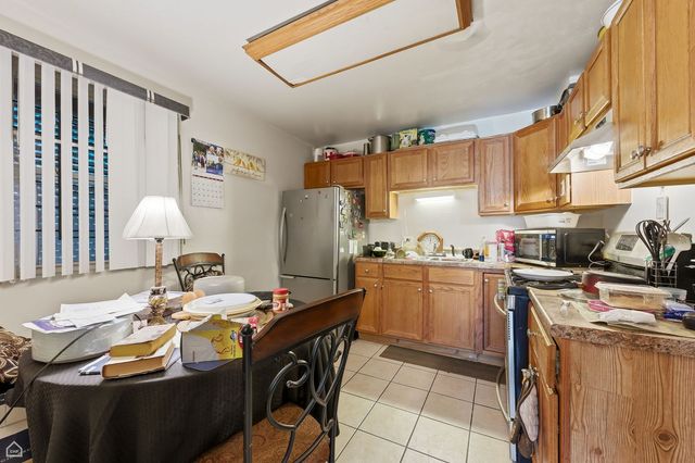 10066 S Van Vlissingen Road, Chicago, IL 60617
