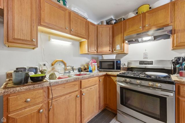 10066 S Van Vlissingen Road, Chicago, IL 60617