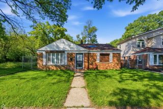 10066 S Van Vlissingen Road, Chicago, IL 60617
