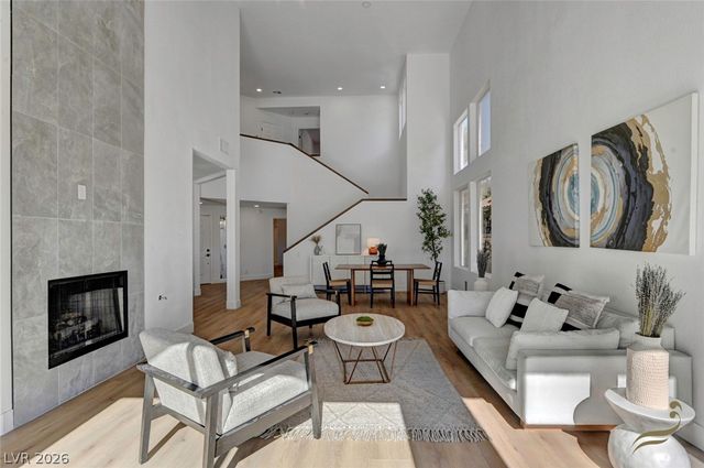 8941 Diamond Falls Drive, Las Vegas, NV 89117