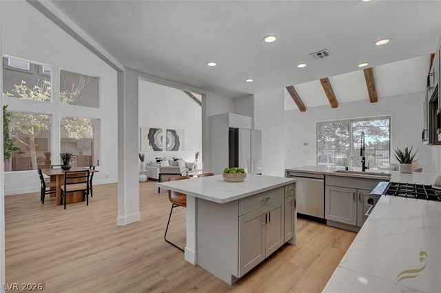 8941 Diamond Falls Drive, Las Vegas, NV 89117