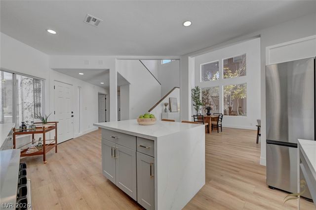 8941 Diamond Falls Drive, Las Vegas, NV 89117