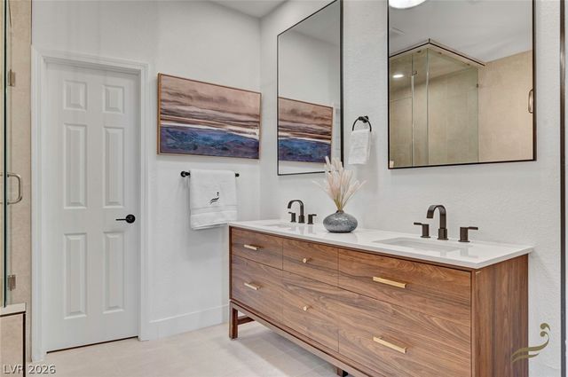 8941 Diamond Falls Drive, Las Vegas, NV 89117