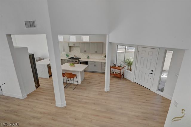 8941 Diamond Falls Drive, Las Vegas, NV 89117
