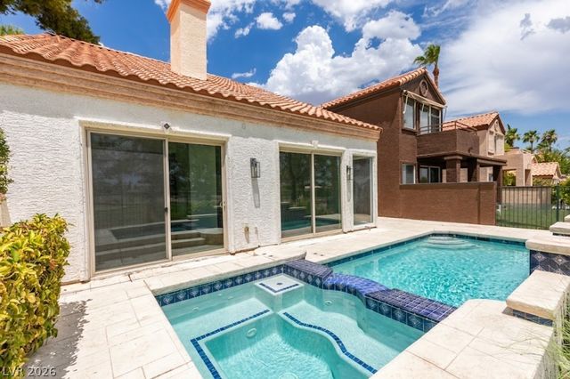 8941 Diamond Falls Drive, Las Vegas, NV 89117