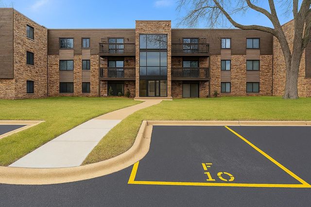 1462 Stonebridge Circle F10, Wheaton, IL 60189