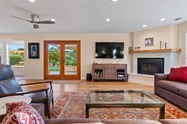 2035 Calle Pattito, Templeton, CA 93465