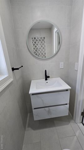 80-06 209th Street, Hollis Hills, NY 11427