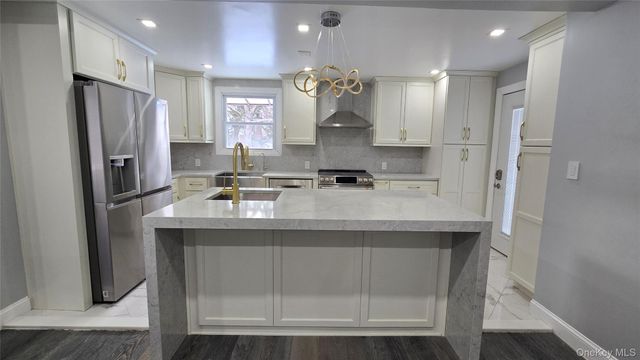 80-06 209th Street, Hollis Hills, NY 11427