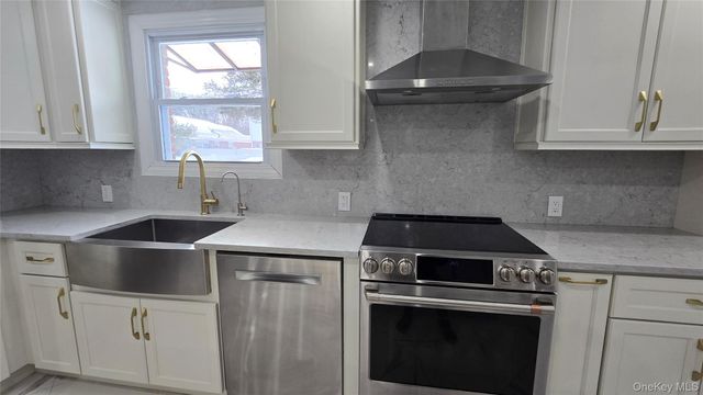 80-06 209th Street, Hollis Hills, NY 11427