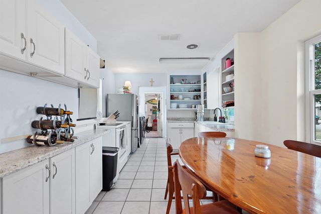 323 Arpieka Ave, St Augustine, FL 32080