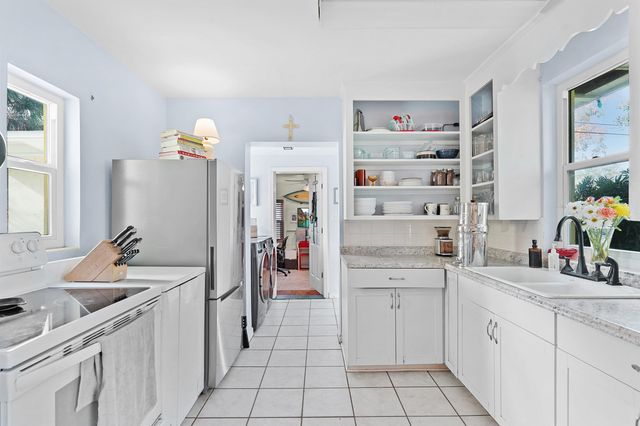 323 Arpieka Ave, St Augustine, FL 32080