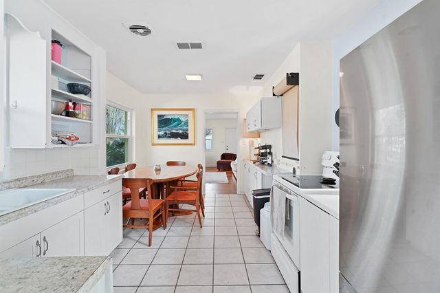 323 Arpieka Ave, St Augustine, FL 32080