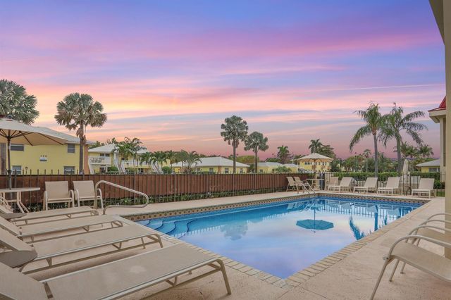 115 Bamboo Road 205, Palm Beach Shores, FL 33404