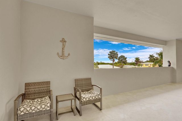 115 Bamboo Road 205, Palm Beach Shores, FL 33404