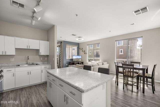 2450 W GLENROSA Avenue 9, Phoenix, AZ 85015