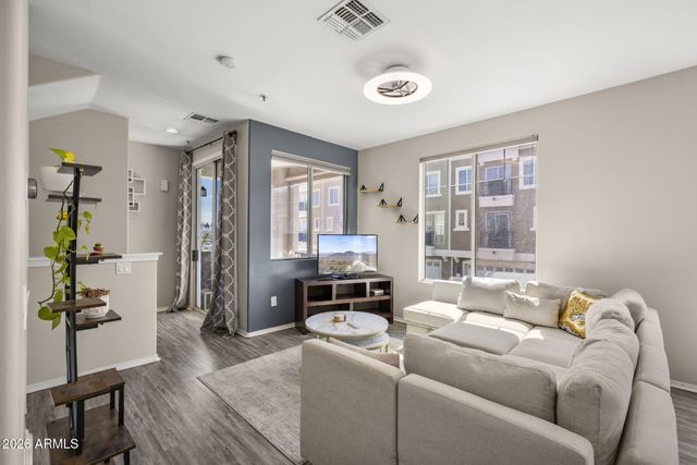 2450 W GLENROSA Avenue 9, Phoenix, AZ 85015