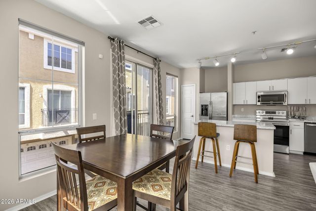 2450 W GLENROSA Avenue 9, Phoenix, AZ 85015