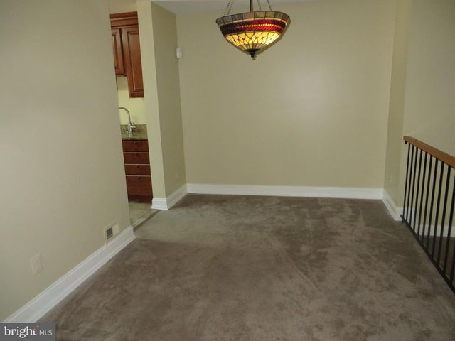 6896 DEER RUN DR, Alexandria, VA 22306