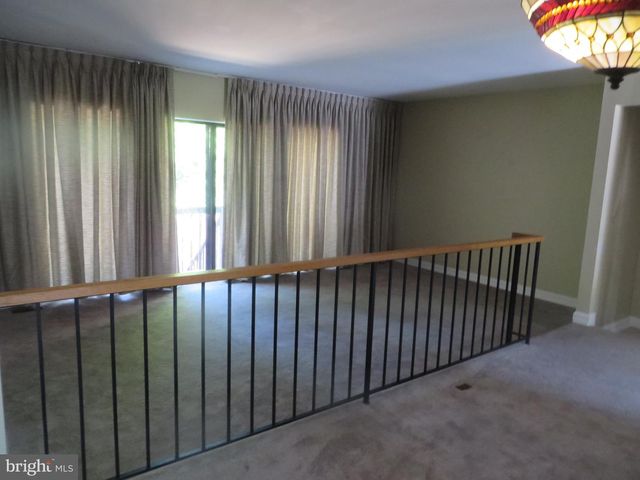 6896 DEER RUN DR, Alexandria, VA 22306