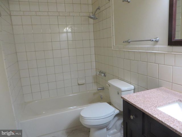 6896 DEER RUN DR, Alexandria, VA 22306