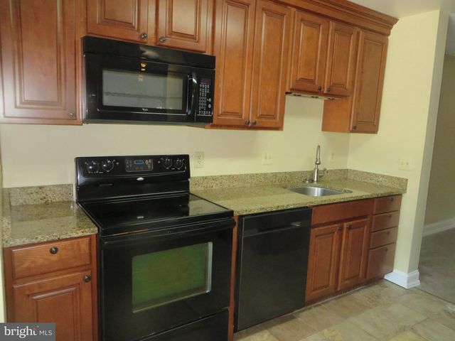 6896 DEER RUN DR, Alexandria, VA 22306