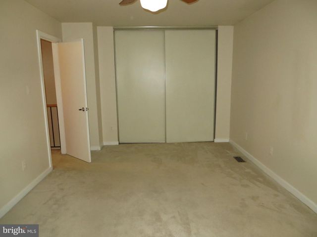 6896 DEER RUN DR, Alexandria, VA 22306