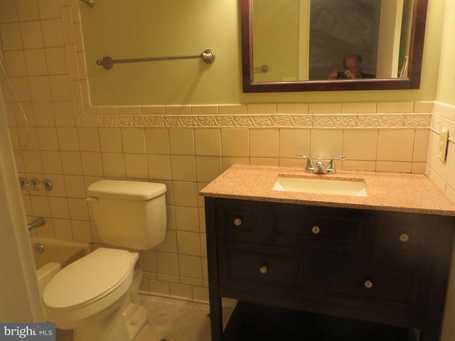 6896 DEER RUN DR, Alexandria, VA 22306
